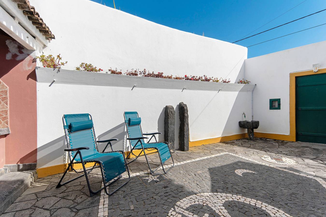 Apartamento inteiro, Apartamento 'Casa Do Largo - Acores' com Wi-Fi e Ar Condicionado in São Miguel Island, Fajã de Baixo