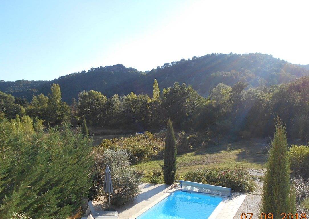 Charmante petite bastide avec piscine privée in Propiac, Région de nyons