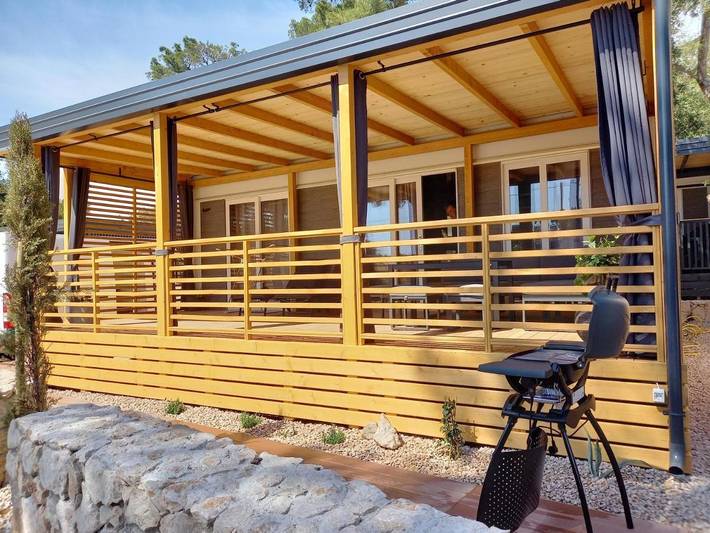 Camping für 6 Personen, mit Terrasse, mit Haustier in Biograd na Moru - 2