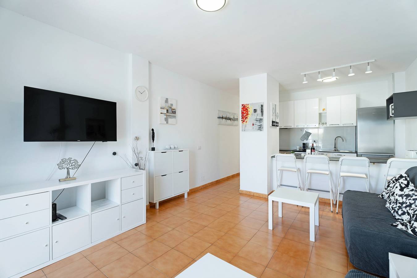 Vacation Home "Ocean Park 311" with Mountain View, Shared Pool & Wi-Fi in Playa Puerto Colón, Adeje