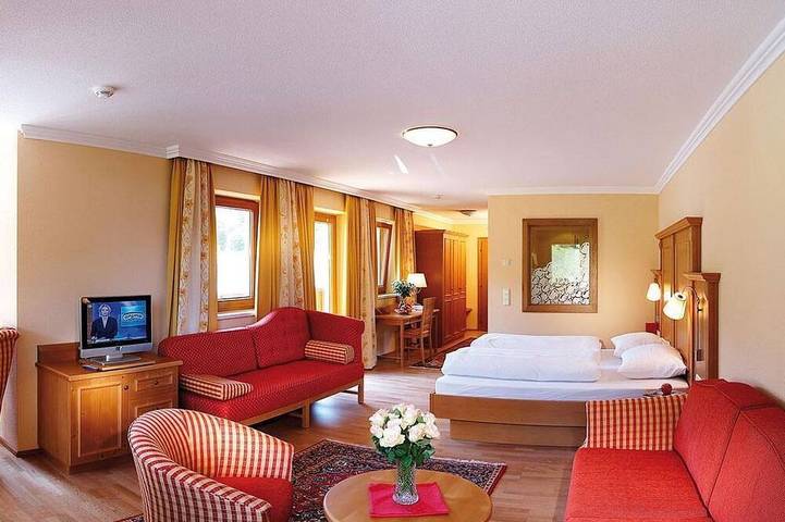 Ferienhaus für 2 Personen, mit Pool und Garten sowie Sauna und Balkon in Eben am Achensee