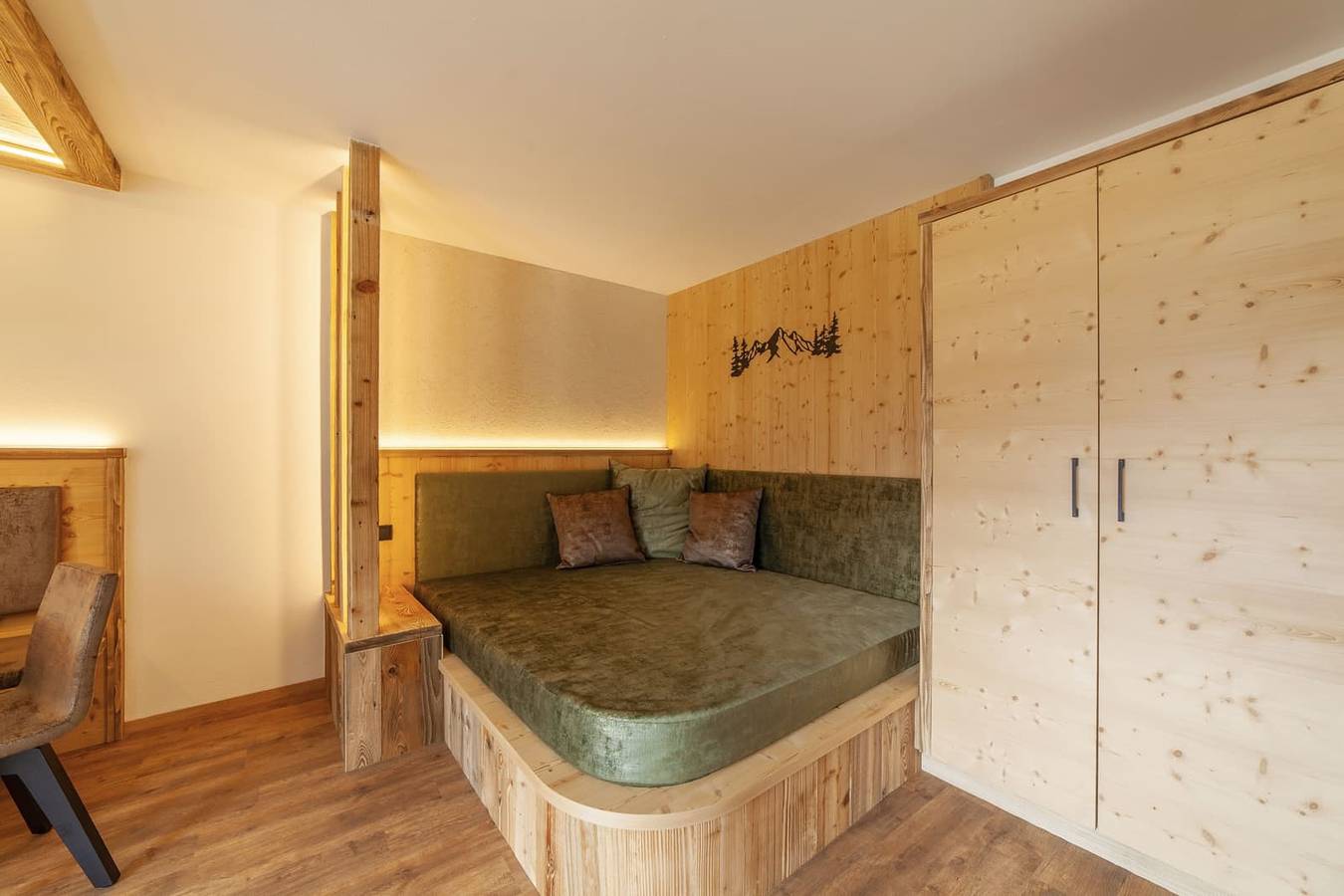 Ganze Wohnung, Ferienwohnung 'Mühlanderhof Apt Endkopf' mit Seeblick, Gemeinschaftsterrasse und Wlan in Reschensee, Graun