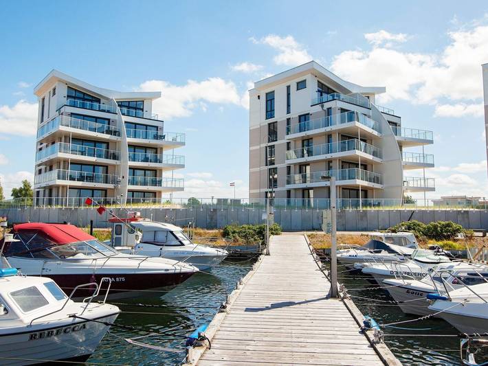 Ferienwohnung für 6 Personen, mit Balkon/Terrasse und Balkon sowie Terrasse an der Kieler Bucht