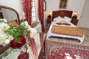 Gîte pour 25 Personnes dans Vals-les-Bains, Parc naturel régional des Monts d'Ardèche, Photo 2