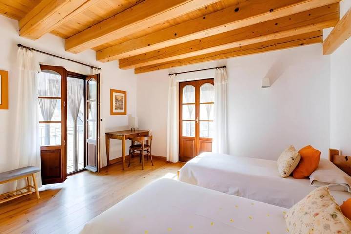 Casa rural para 2 personas, con Jardín y Vistas en Javier (desambiguación)