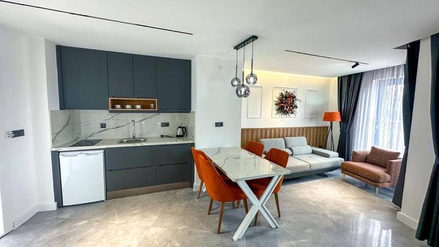 Apartamento para 3 personas, con vistas y jardín además de piscina para niños y piscina en Kusadasi