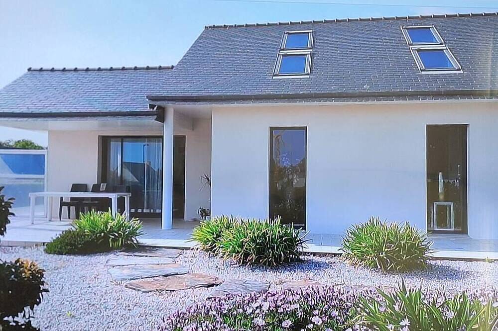Maison Pmr Grand Confort avec Jardin, Calme à 20 min des Plages in Pluguffan, Région de Quimper