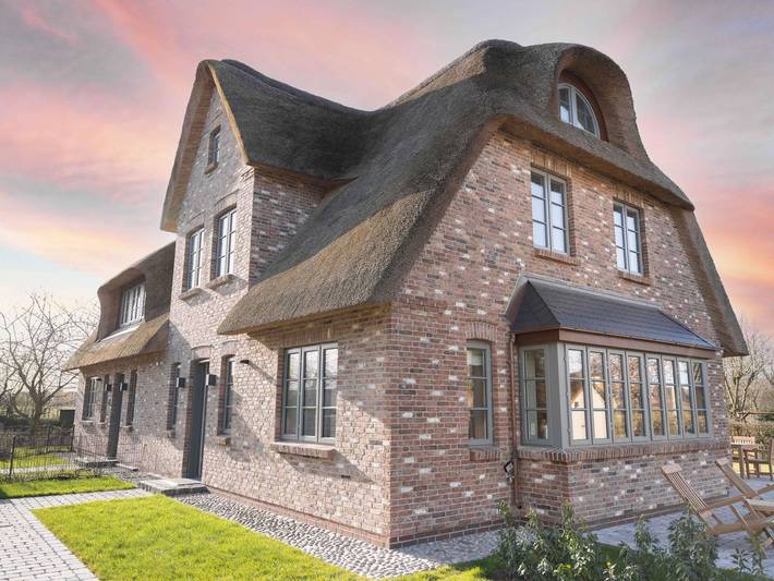 Ferienhaus für 5 Personen, mit Sauna und Garten in Alkersum