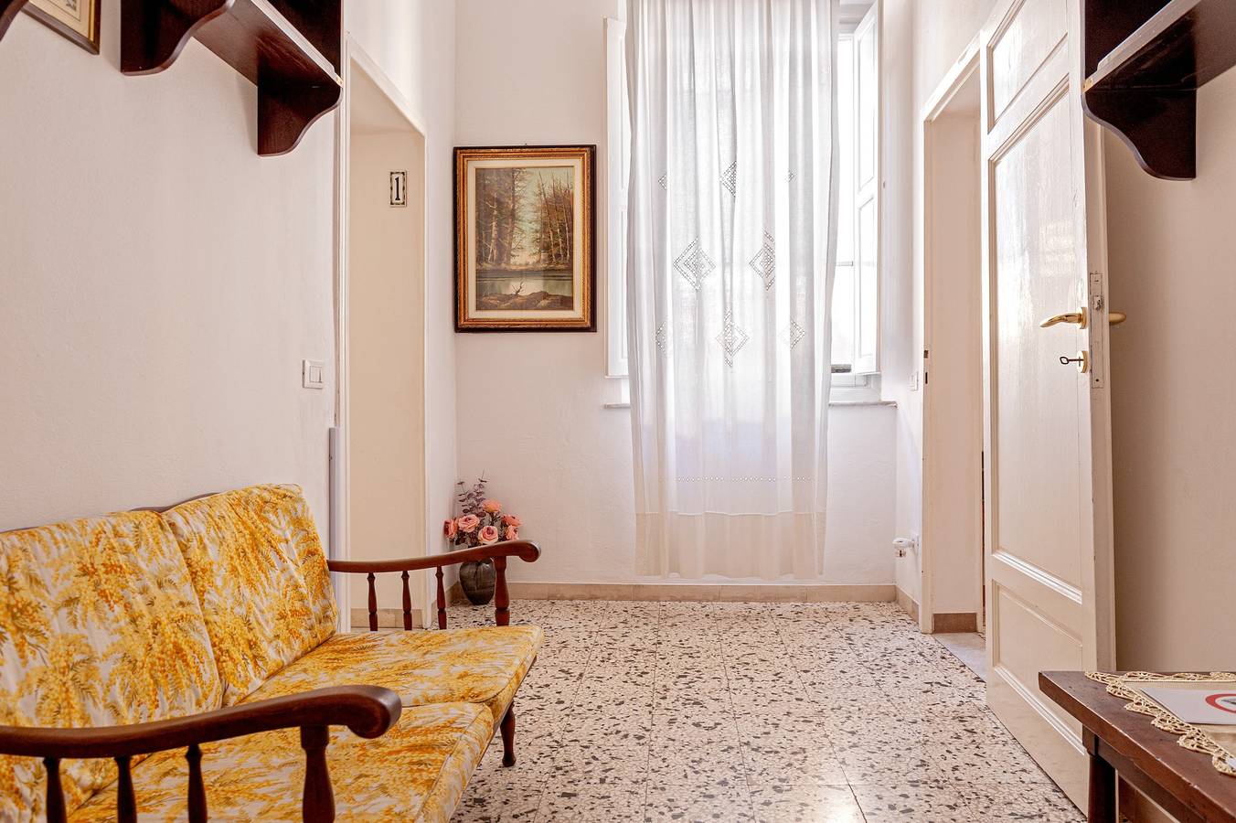 Entire apartment, Apartment 'Gate Centro' with Private Terrace, Wi-Fi and Air Conditioning in Pisa, Italian Riviera
