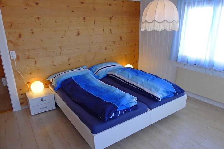 Schönes alleinstehendes Ferienhaus für 8 Gäste mit  W-Lan, Tv, Innenhof und Panoramablick in Riederalp, Aletsch Arena