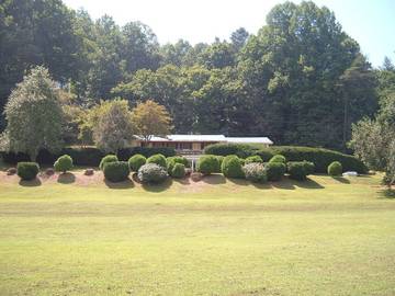Vacation House for 11 Guests in Blue Ridge Mountains, Lake Santeetlah, Picture 2