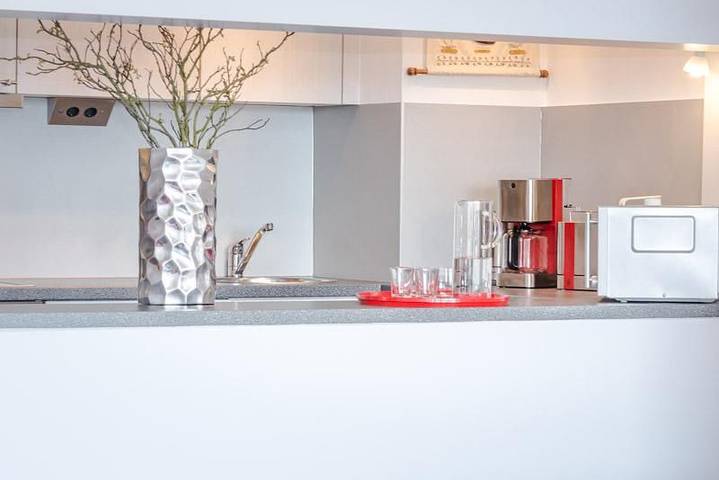 Ganze Wohnung, 1-Zimmerwhg. für 2 Personen, in zentraler, ruhiger Lage, 2. Og, Blk., Stellplatz in Westerland, Sylt (Gemeinde)