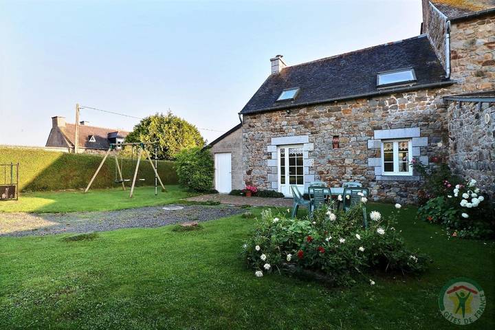 Gîte pour 5 personnes, avec vue et jardin - 1