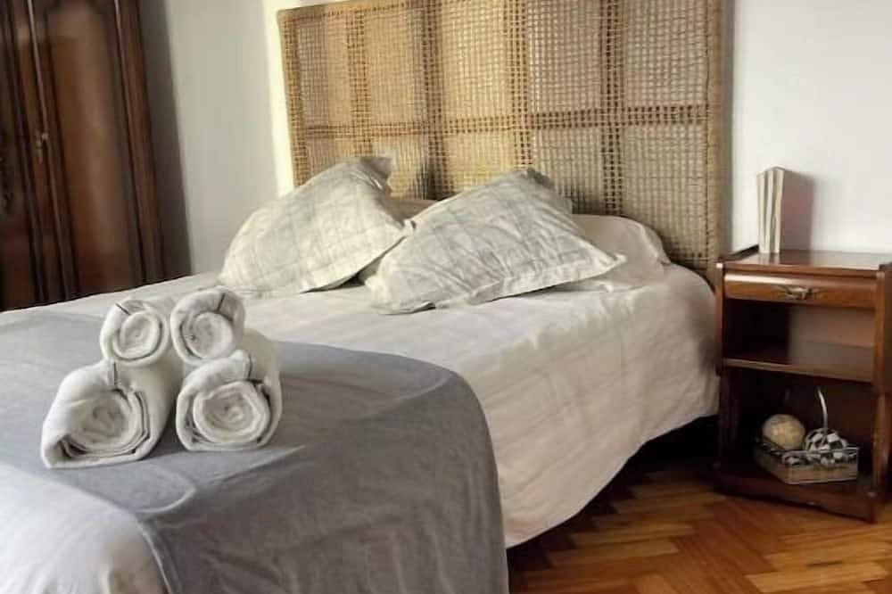 Entire apartment, Apartment in the center of Ponteceso. in Tella, Ponteceso