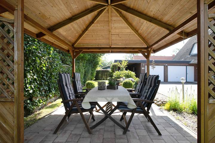 Ganze Wohnung, Ferienwohnung 'Ebbe' mit Gemeinschaftsgarten und Gartenpavillon in Nordstrand (Gemeinde), Nordstrand