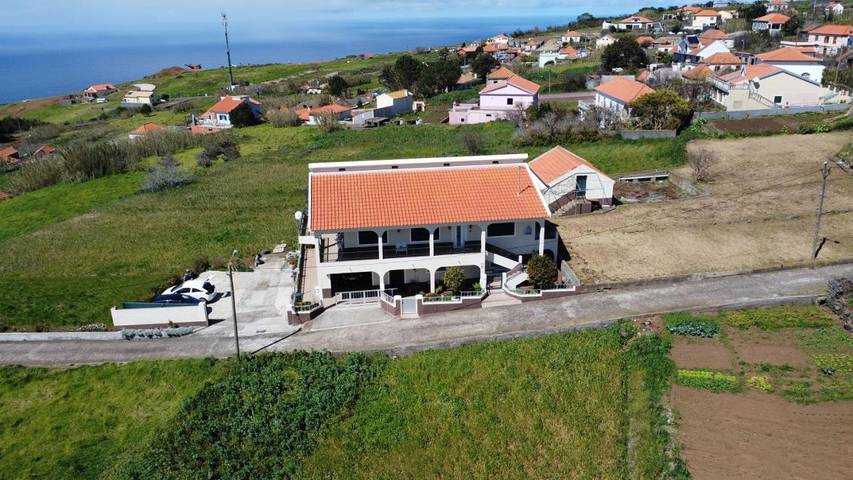 Location de vacances pour 4 personnes, avec jardin et vue à Ponta Do Pargo - 2