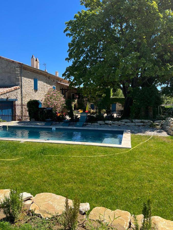 Location de vacances pour 11 personnes, avec Balcon et Terrasse ainsi que Jardin et Piscine à Puygiron