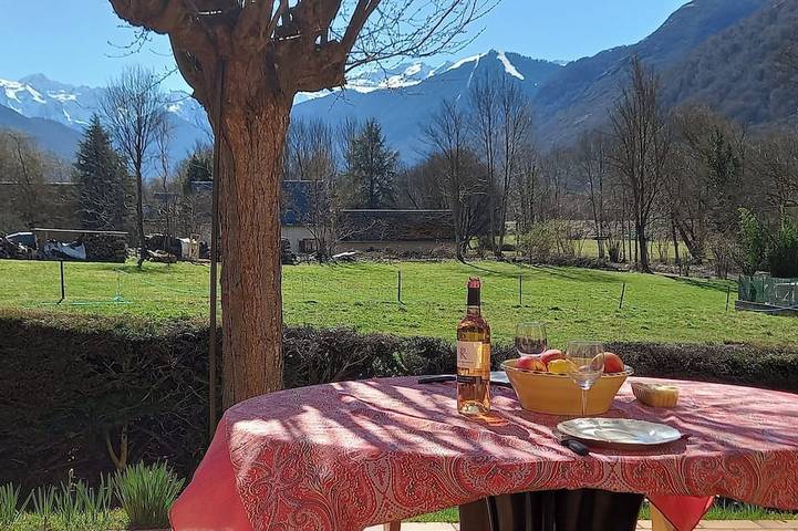 Location de vacances pour 8 personnes, avec jardin et balcon à Salles-et-Pratviel