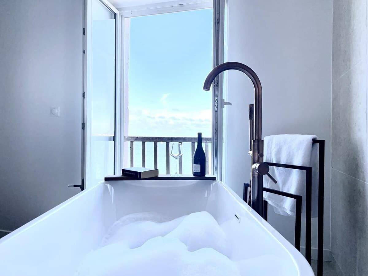 Appartement entier, Ile Cezon - Duplex de luxe avec magnifique vue mer in Région de Brest