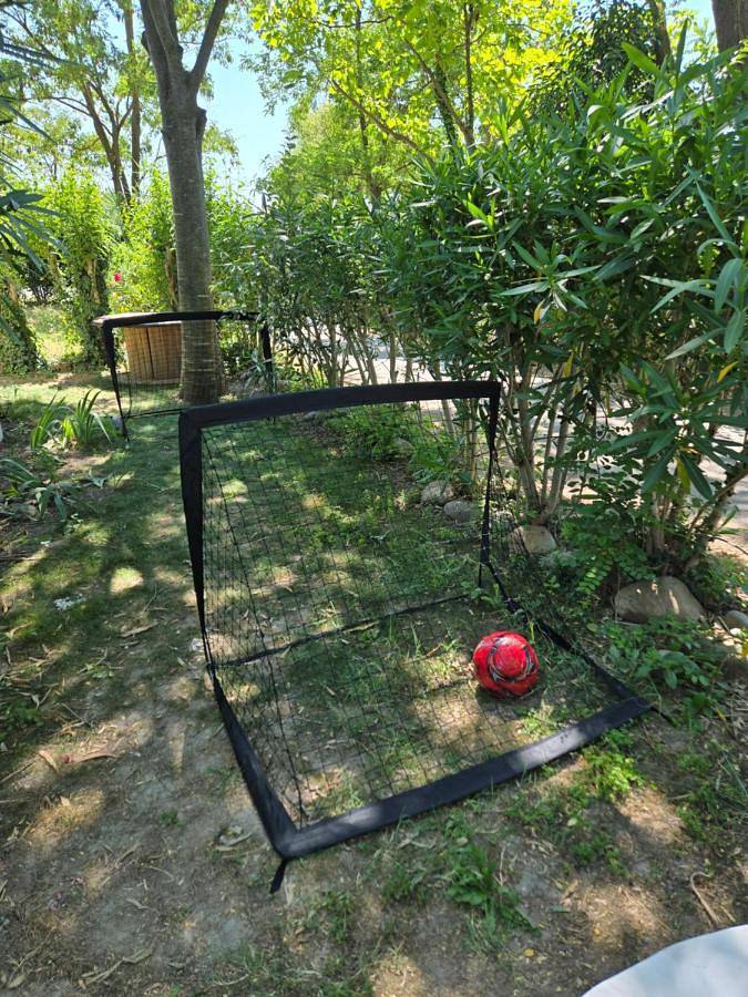 Camping pour 6 personnes, avec vue ainsi que jardin et piscine, adapté aux familles à La Roque-d'Anthéron - 4