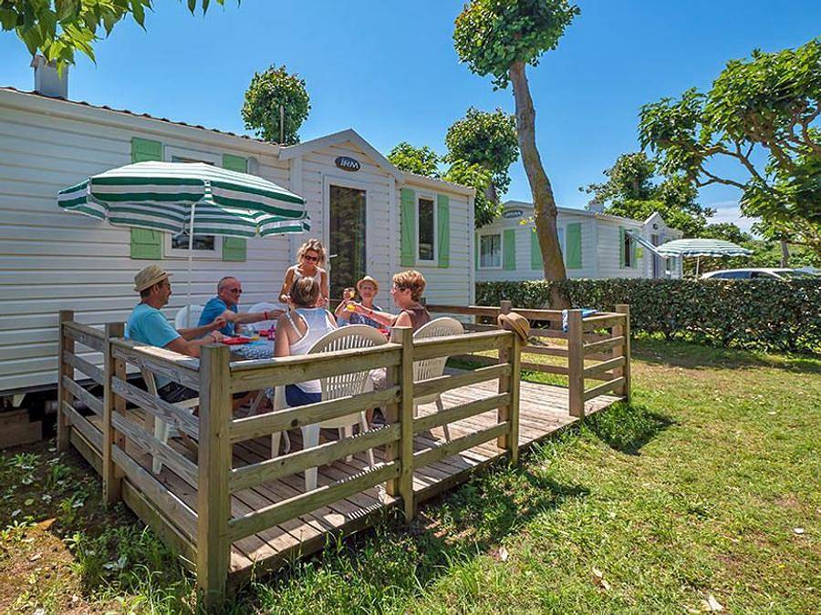 Camping La Maïre - Mobilhome 4 personnes - 2 chambres terrasse semi-couverte Tv sans clim in Sérignan, Côte d'Améthyste