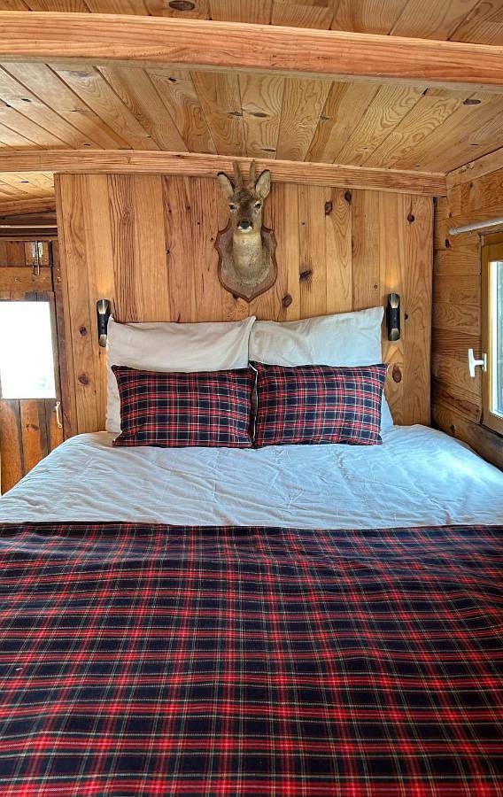 Bateau pour 3 personnes, avec terrasse ainsi que vue et vue sur le lac, animaux acceptés dans les Pays de la Loire
