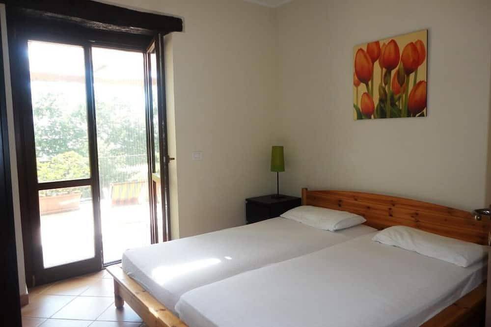 Appartamento intero, Appartamento con una bellissima terrazza panoramica sulla costa del Cilento in Ogliastro Cilento, Cilento