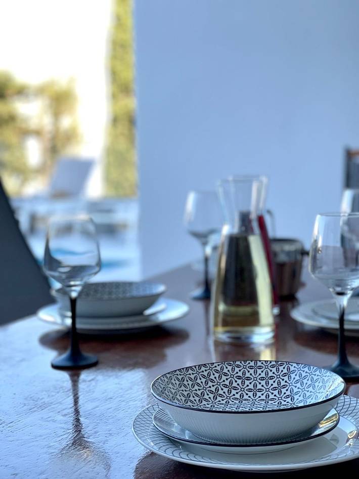 Location de vacances pour 8 personnes, avec vue sur l’océan ainsi que jardin et terrasse dans Píso Livádi - 4