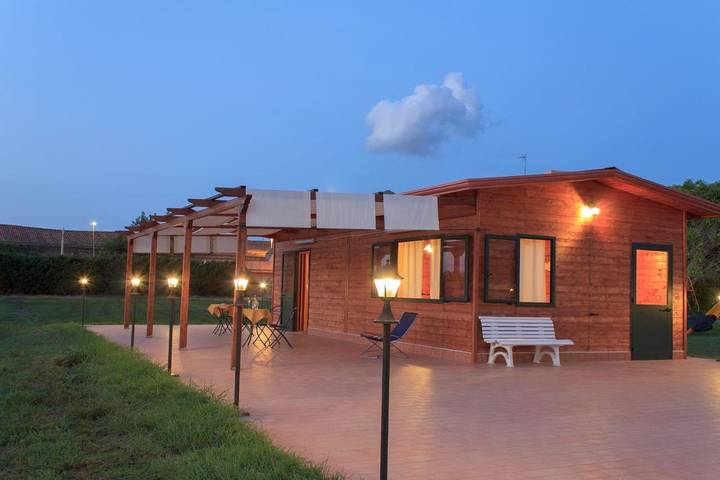Ferienhaus für 2 Personen, mit Terrasse und Garten sowie Pool und Ausblick