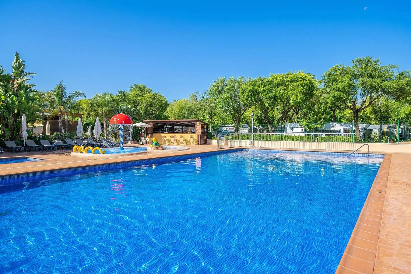 Mobile home | Comfort | 2 bdr. | 4 pers. | Covered Decking | A/C in Pineda de Mar, Costa del Maresme