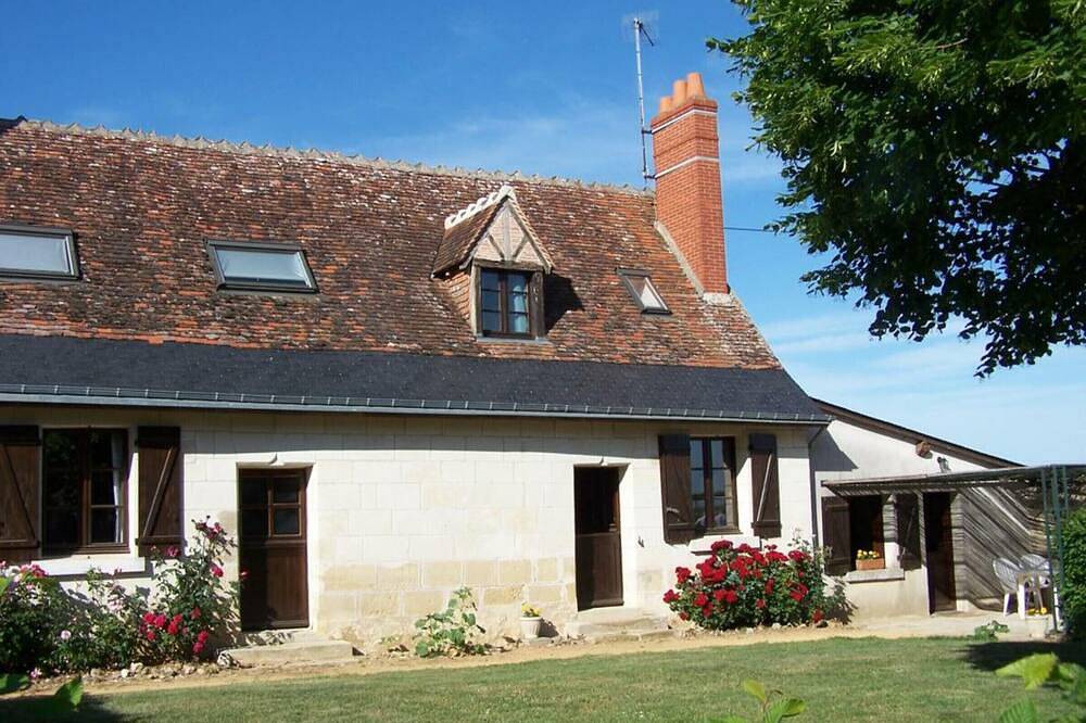Gîte 18e avec piscine, jardin et équipements inclus, près des Châteaux de la Loire in Saint-Épain, Vallée de la Loire