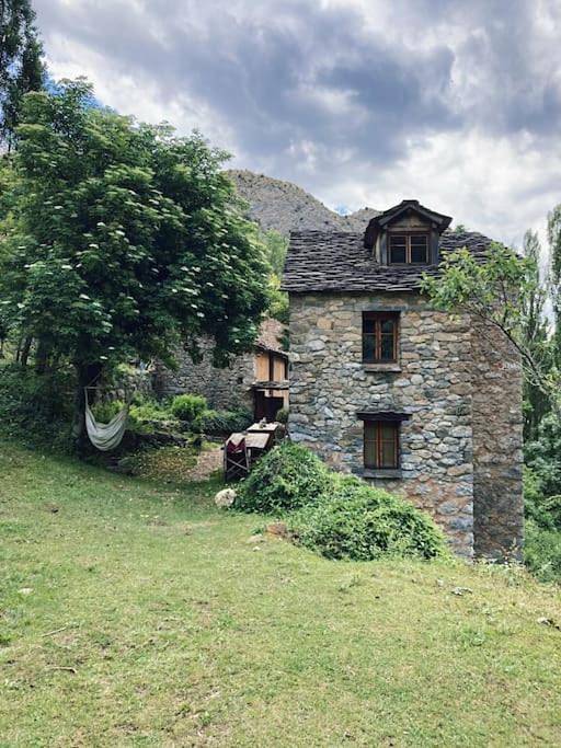 Casa rural para 7 personas, con jardín y vistas, Familias con niños en Abella de la Conca