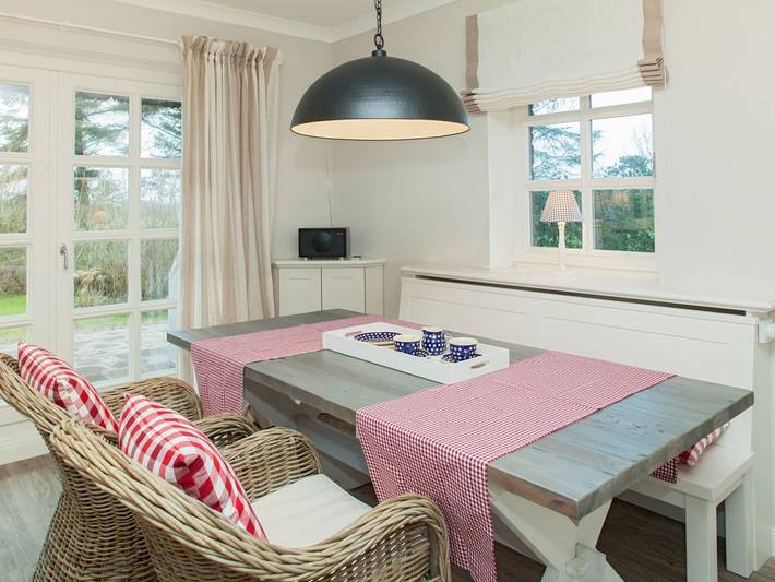 Ganze Ferienwohnung, Bestehorn - Bestehorn - reetgedecktes, gepflegtes Objekt im Südosten von Keitum in Keitum, Sylt (Gemeinde)