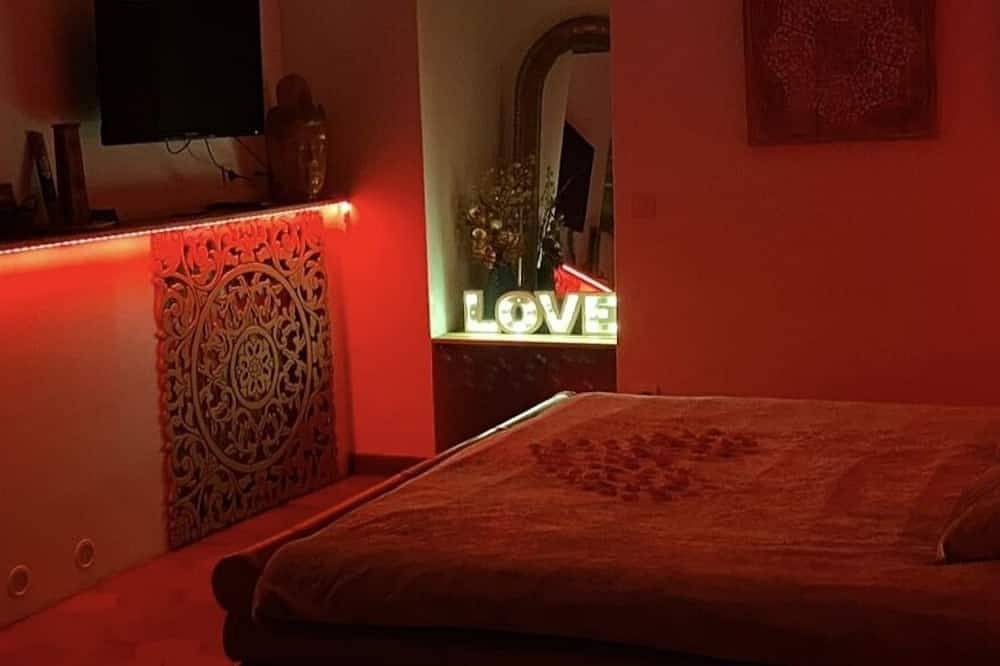 Entire apartment, Balneo studio by the sea in Bourcefranc-le-Chapus, Côte de Beauté