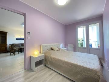 Gîte pour 4 personnes, avec vue et jardin ainsi que bassin pour enfant et piscine dans Plage De Roc H Kroum Roscoff