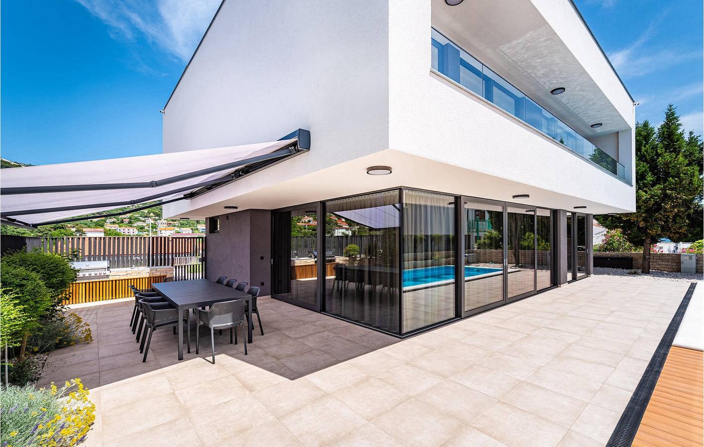 Charmante 240 m² große Wohnung mit Pool, WLAN und Strand in der Nähe in Plaža Padova III, Banjol