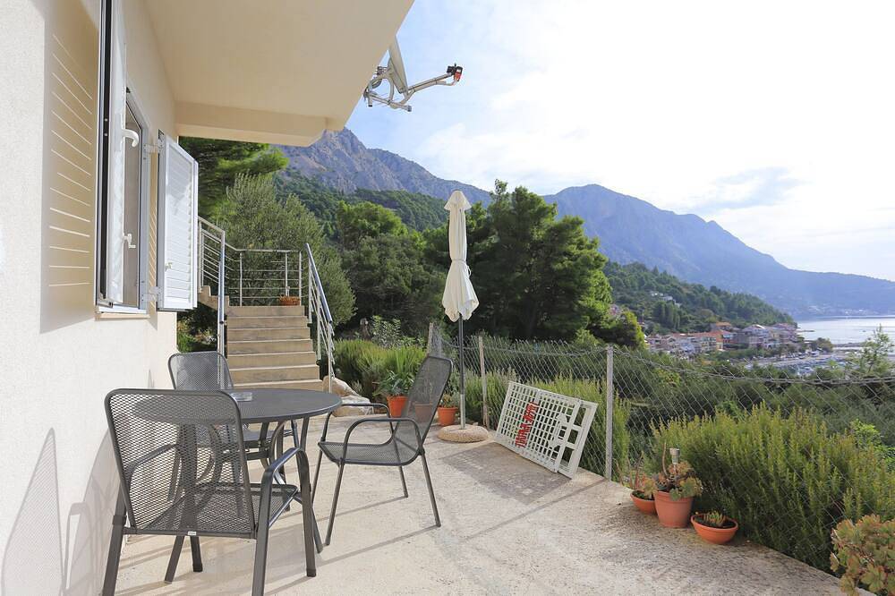 Ganze Wohnung, Studio Appartement mit Terrasse und Meerblick Podgora, Makarska (As-21817-b) in Podgora, Makarska Riviera