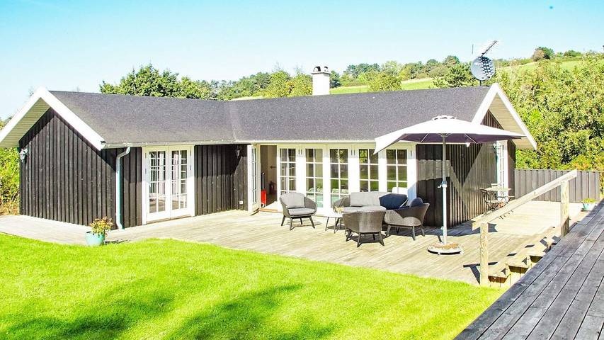 Ferieudlejning for 8 personer, med terrasse, husdyr tilladt i Lumsås