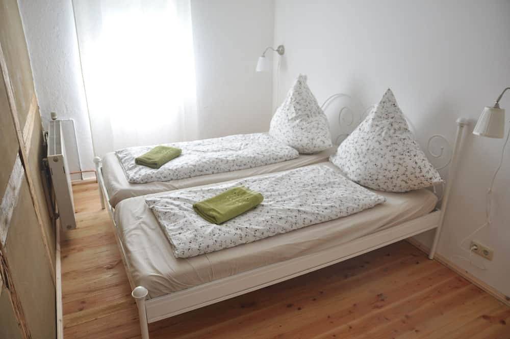 Ganze Wohnung, Am Elberadweg: Familienwohnung in Loschwitz, Dresden