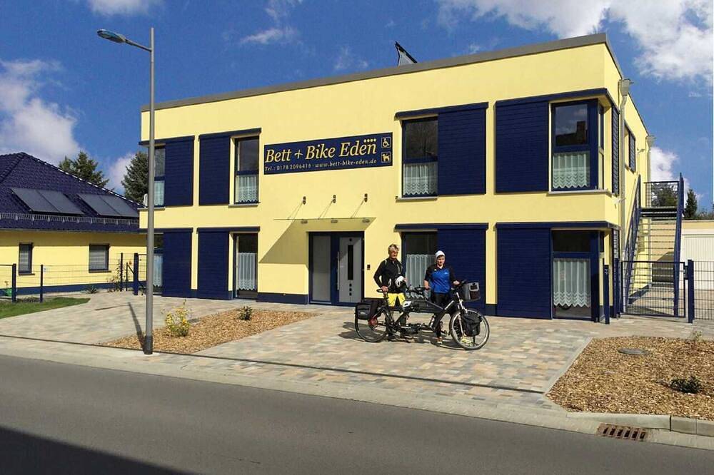 Ganze Wohnung, Ferienwohnung West - Bett & Bike Eden in Senftenberger See, Senftenberg