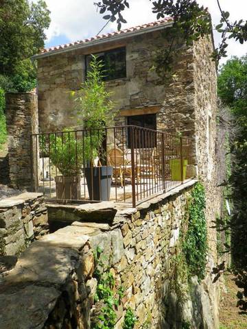 Gîte pour 2 personnes, avec terrasse et piscine à Saint-Julien (Hérault)