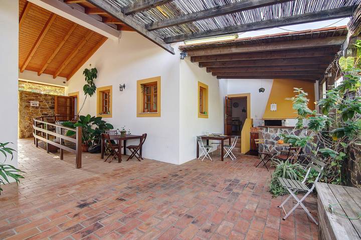 Casa de Campo Vale do Asno-Room 'Quarto 5' with Shared Pool, Wi-Fi and Air Conditioning in Altura, Parque Natural da Ria Formosa