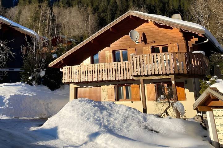 Maison pour 10 personnes, avec Balcon et Jardin à Chatel