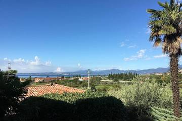 Ferienhaus für 8 Personen, mit Terrasse und Pool in Bardolino