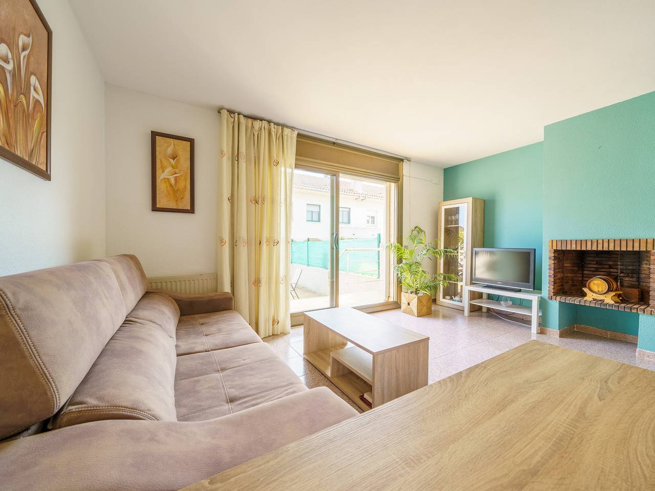 Villa moderne à Santa Susanna pour 6 pers. avec Wifi, 4 chambres, 2 terrasses, Bbq et garage. in Santa Susanna, Costa del Maresme