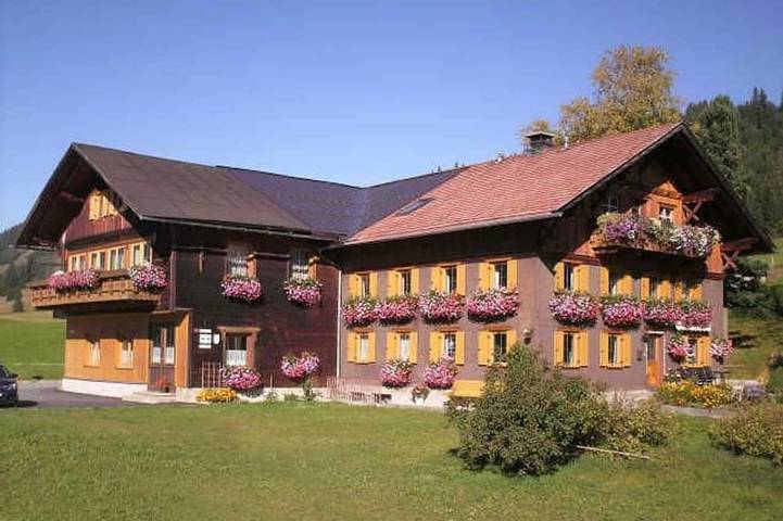 Ganze Wohnung, Doppel Oder Dreibettzimmer 1 - Haus Müller in Tannheim (Tirol), Allgäuer Alpen (Österreich)