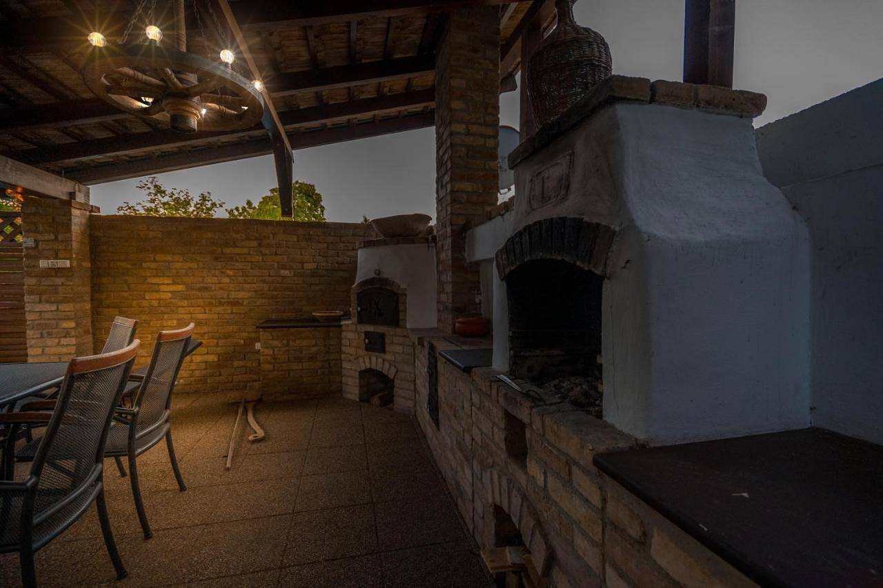 Ganze Wohnung, Lubi Lodge in Balatonboglar, Plattensee Südufer