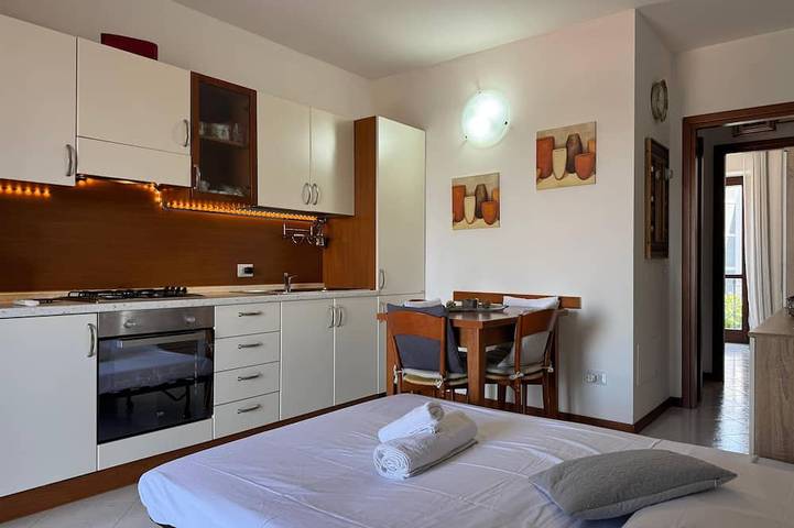 Apartamento entero, Two Bedroom Apartment with Terrace 5 min from Metro - Direct to Duomo/Fiera + Free Wi-Fi in Sesto San Giovanni, Provincia de Milan