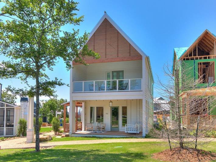 Vacation rental for 10 people, with balcony and hot tub as well as pool in Eufaula Lake