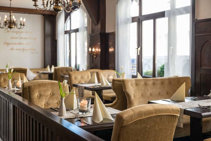 Flair Hotel Vier Jahreszeiten - Einzelzimmer Wohlfühl in Bad Urach, Albsteig Etappe 9